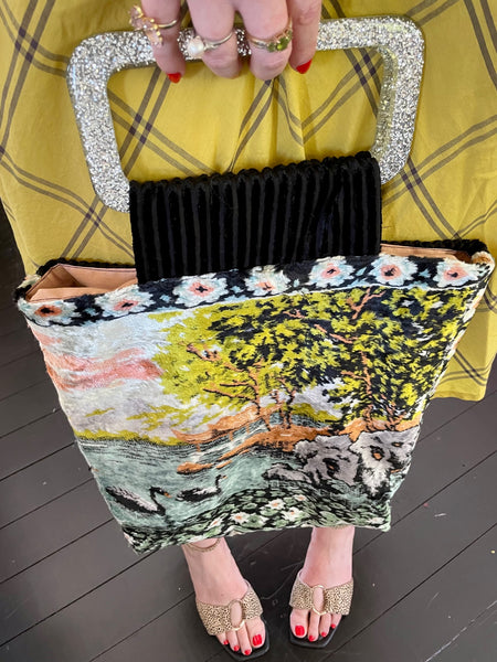Glory luxe tote: Swanning around