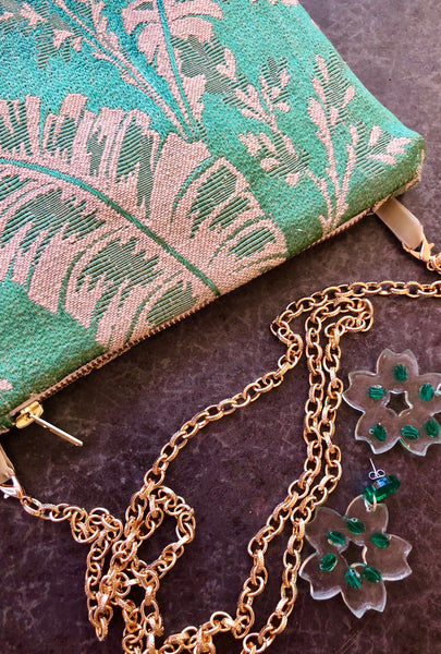 Palm leaf stunner