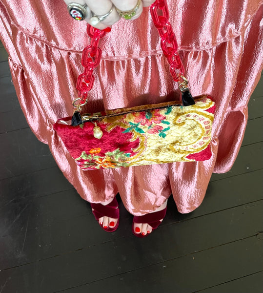 Italian velvet: hot pink chain