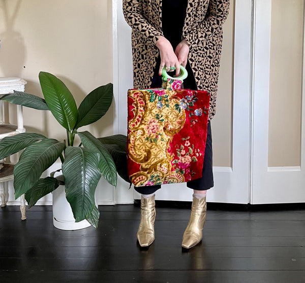 Glory luxe tote: floral beauty + green handles
